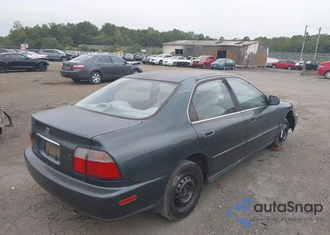 1997 Honda Accord Value z USA, uszkodzony, nr VIN 1HGCD5681VA181107